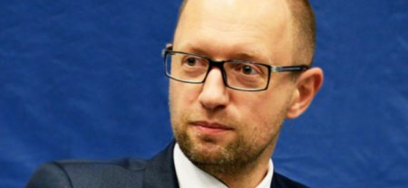 Яценюк обвинил российские спецслужбы в хакерских атаках на немецкие правительственные сайты