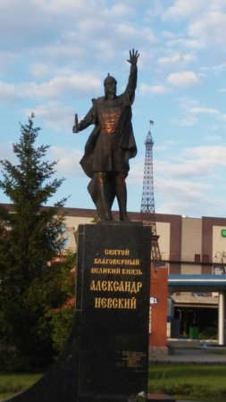 В Харькове пропал меч с памятника Александру Невскому (фото)