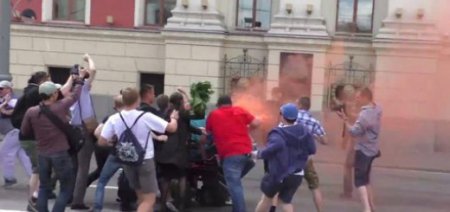 Сегодня извращенцы попытались провести гей-парад в Москве,но получили звезд ...
