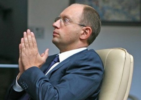 Яценюк просит в ООН миротворцев, а в ответ получает требование платить пенс ...