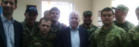 В Украину приехал сенатор Маккейн