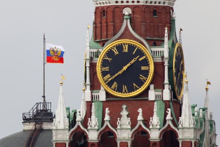 В Кремле прокомментировали предложенные Петром Порошенко поправки в Констит ...