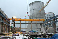 На стройплощадку ЛАЭС доставлен статор генератора для ЭБ-1