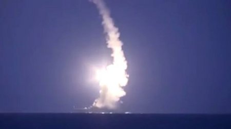 Российские военные нанесли удары крылатыми ракетами по оплоту ИГ в Сирии