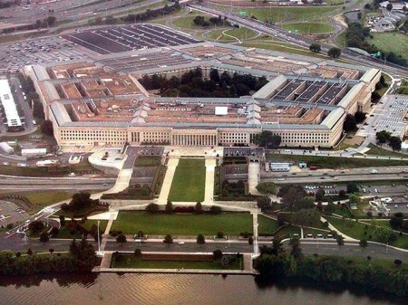 Пентагон: Иран задержал два военных корабля США