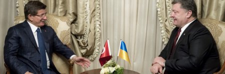 Порошенко и Давутоглу осудили санкции со стороны России