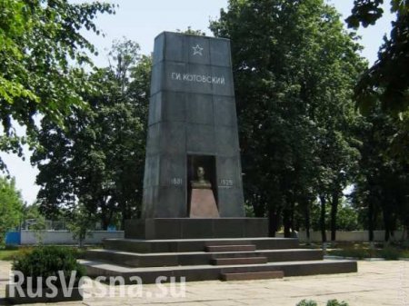 В Одесской области вандалы взломали мавзолей Григория Котовского