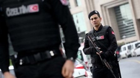 В Турции во время рейда полиции подорвался предполагаемый боевик ИГ