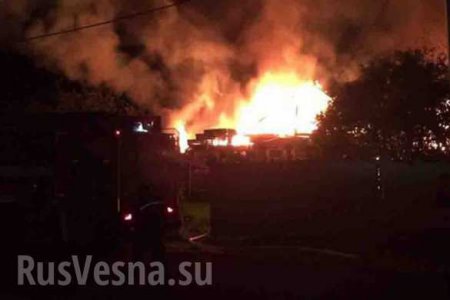 После обстрела Ясиноватой взорвалась батарея гаубиц ВСУ, в Донецке снаряд сжег жилой дом (ФОТО)