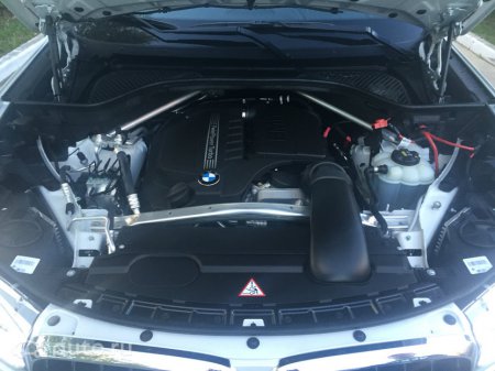 "Машина выдана самим Путиным": олимпийский BMW X6 выставили на продажу