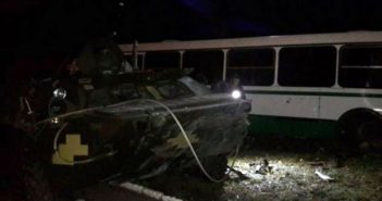 Штаб АТО прокомментировал столкновение БТРа с автобусом