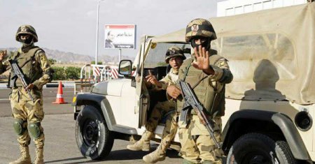 Египетские военные уничтожили более 100 террористов в ответ на их нападения на Синае