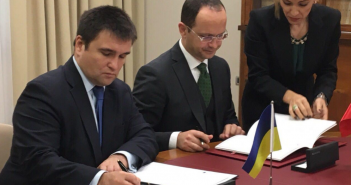 Украина договорилась о безвизовом режиме с Албанией