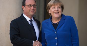 Меркель и Олланд подтвердили продление санкций против России