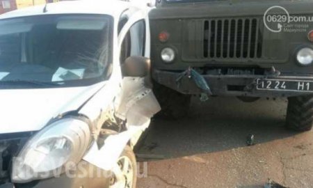 В Мариуполе военная «Шишига» с иностранным наёмником столкнулась с легковым автомобилем (ФОТО, ВИДЕО)