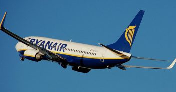 Гройсман подтвердил запуск работы лоукостера Ryanair в Украине