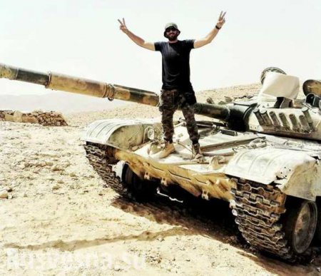ИГИЛ массово отступает: Армия Сирии и ВКС РФ гонят боевиков в пустыню под Пальмирой (КАРТА)