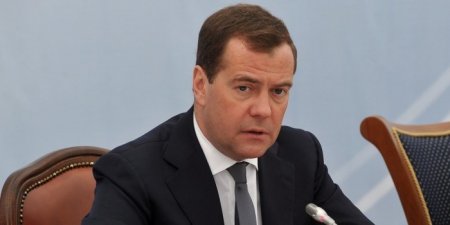 Медведев ответил на обвинения в коррупции