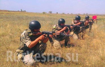 Украинские пограничники проводят учения вблизи границы с Крымом (ФОТО)