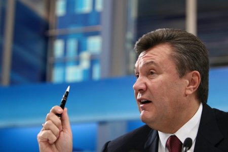 Янукович выразил надежду на возвращение Крыма в состав Украины