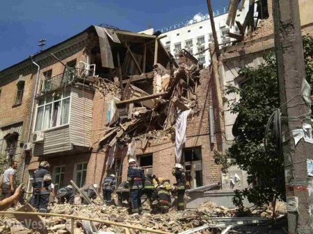 В Киеве взорвался дом, есть жертвы (ФОТО, ВИДЕО)
