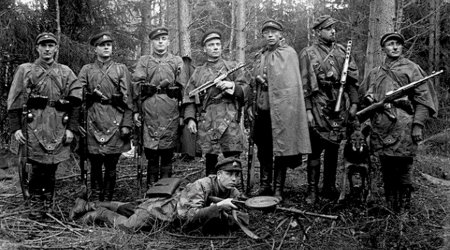 «Самые кровавые и страшные преступления»: почему в современной Литве героизируют «лесных братьев»