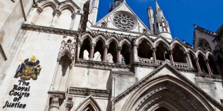Минфин: Суд Лондона приостановил исполнение решения по спору с РФ о $3 млрд