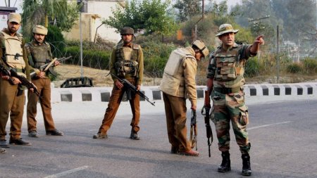 Двое индийских солдат и трое боевиков погибли в результате перестрелки в Кашмире