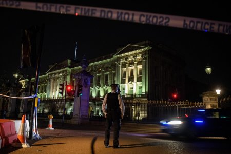 У мужчины, напавшего на полицейских в Лондоне, был 1,2-метровый меч