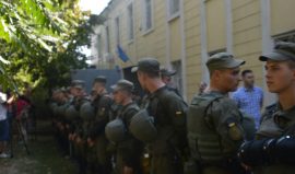 Одесская полиция вывезла оправданных «антимайдановцев» из оккупированного здания суда