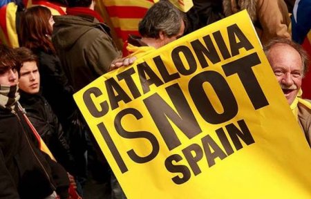 Полиция взяла под контроль центр коммуникаций правительства Каталонии