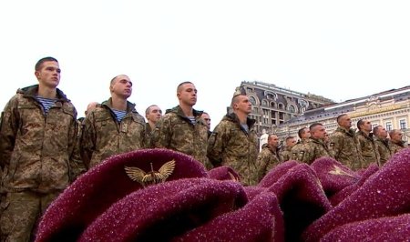 Порошенко предложил Раде переименовать высокомобильные десантные войска