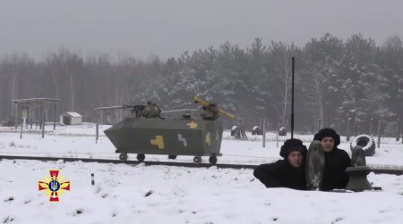 «Гроб на колёсиках». На Украине удивили американцев необычным вооружением