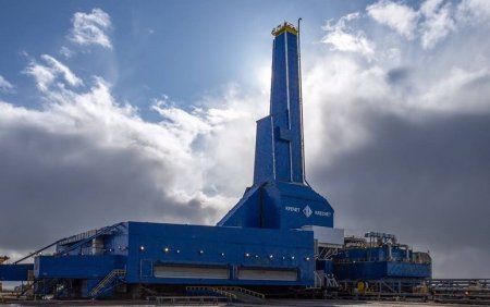 Роснефть начала бурение 1-й добычной скважины с российской наземной буровой установки Кречет Добыча и разведка полезных ископаемых