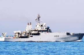 Русские напугали английский корабль-разведчик в Чёрном море