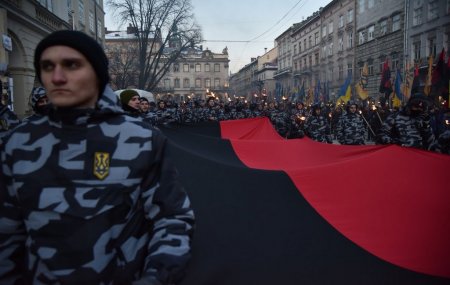 Во Львове радикалы провели антипольское шествие