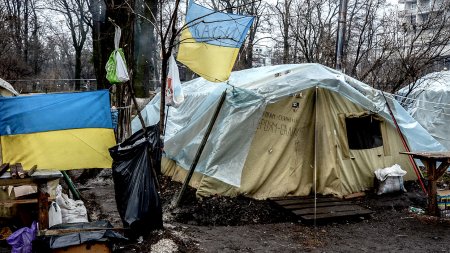 Символ украинского "достоинства" пал жертвой демократии Порошенко
