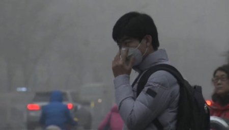 В Пекине из-за загрязнения воздуха введен 