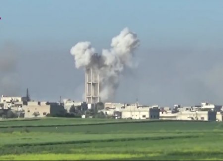 ВВС Сирии атакуют боевиков в Хаме