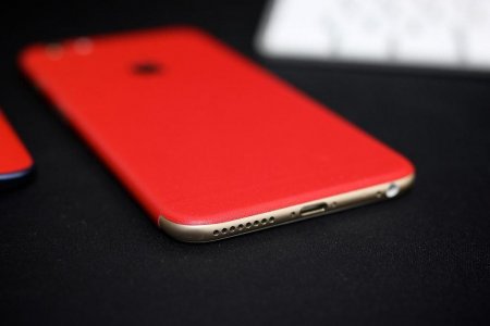 Apple выпустит сегодня в продажу красные iPhone 8 и 8 Plus