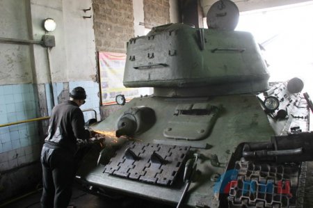 Расстрелянный «всушниками» легендарный Т-34 возглавит Парад Победы в Луганске