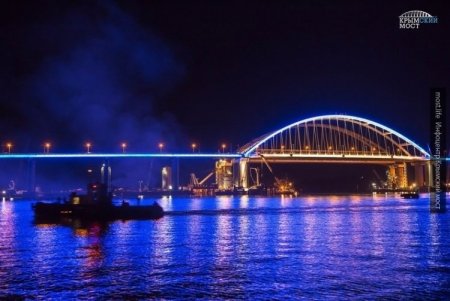 Ночная подсветка Крымского моста попала на видео: строители протестировали  ...