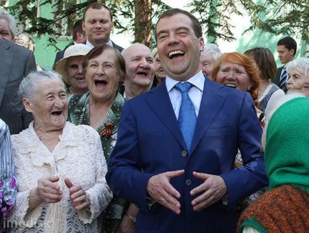 Народ ликует : пенсионный возраст в РФ повышен!