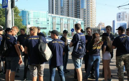 Одесские радикалы перекрыли дорогу в знак протеста против бездействия властей