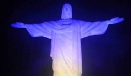 Посольство: статую Христа в Рио подсветили цветами украинского флага