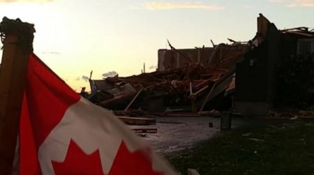 Мощный торнадо разрушил дома в столице Канады