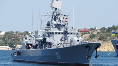 Группа украинских кораблей пришли Керченский пролив