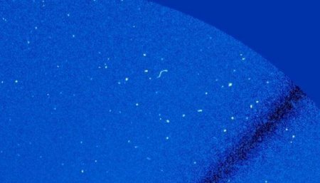 NASA зафиксировала НЛО около поверхности Солнца