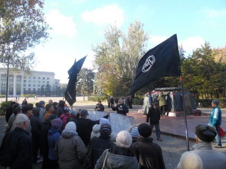 Одесские анархисты митинговали на Куликовом поле по случаю юбилея батьки Махно