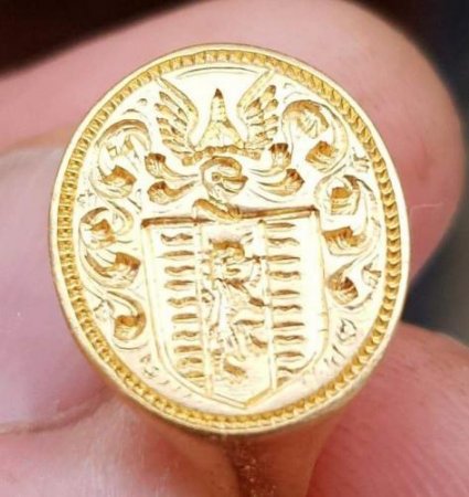 В Шотландии найдено уникальное 350-летнее кольцо стоимостью $13 000
